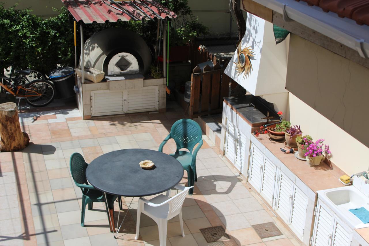 Costas Hostel Action Tseri Экстерьер фото