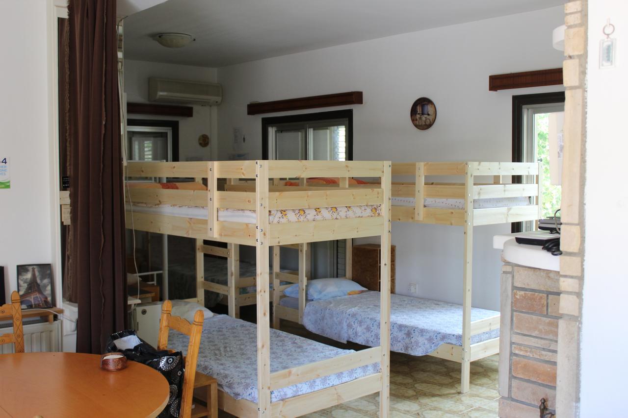 Costas Hostel Action Tseri Экстерьер фото